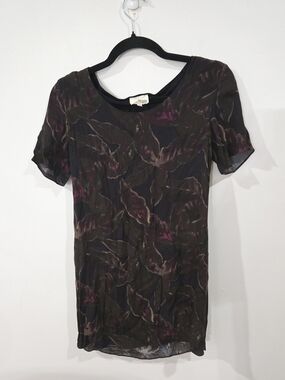 Wilfred Sz Xs Short Sleeve Printed Tee in Black with Olive & Plum
